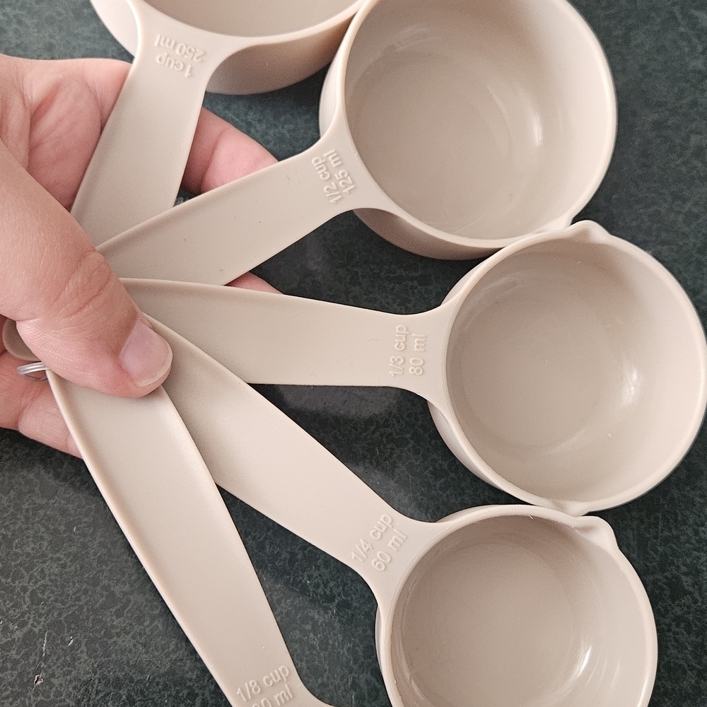 Set of Cream Measuring Cups